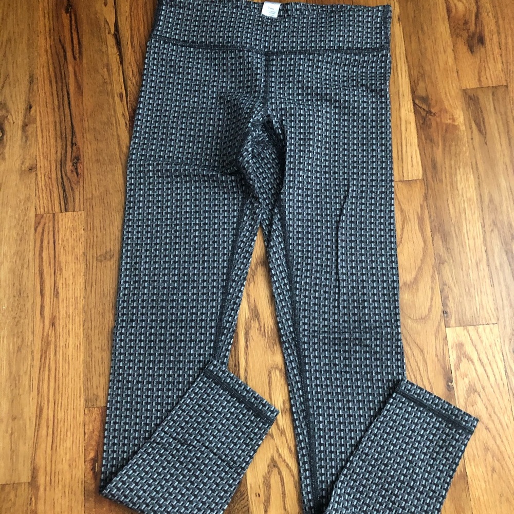 Ivivva Black, Gray and White patterned legging